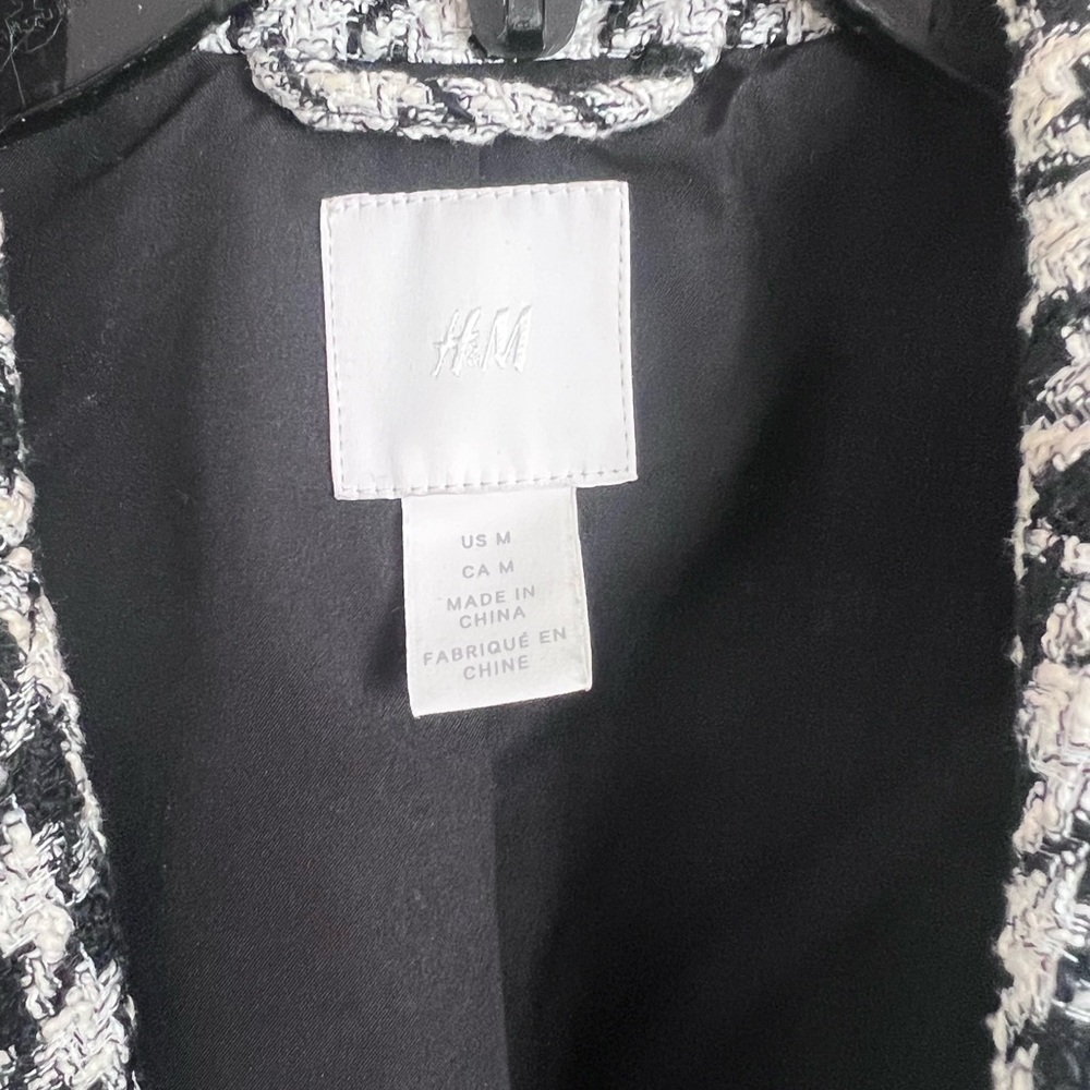 Women's Black and White Houndstooth Blazer - Picture 2 of 2